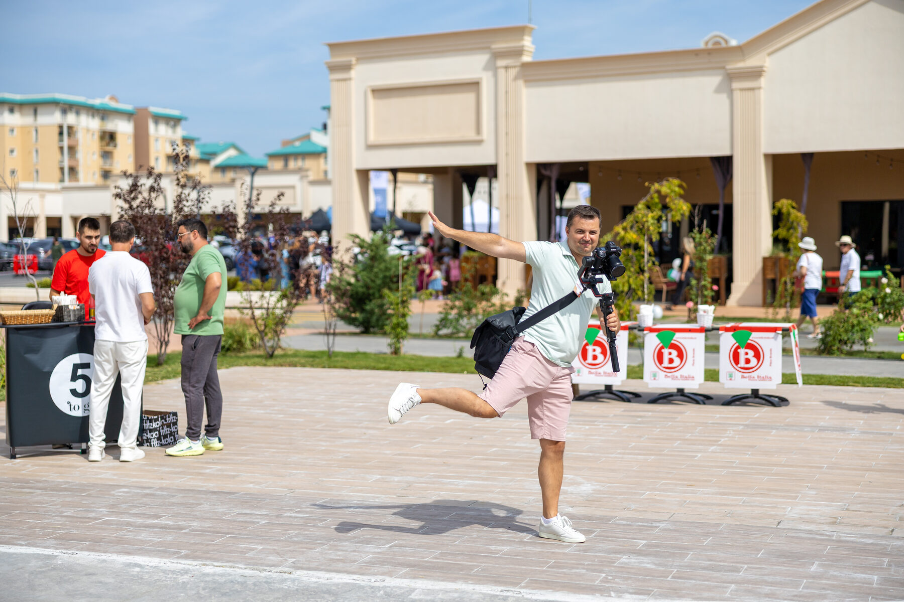 Moment de mișcare și divertisment în Cosmopolis Plaza